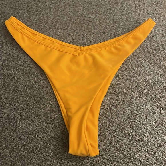 Medium Benoa Bottoms - Picture 2 of 3